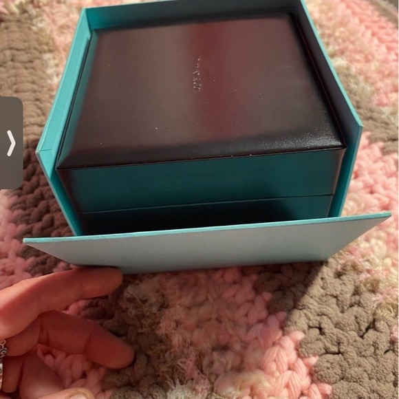 Preloved Vintage Tiffany&Co Black calfskin band wrist watch for women - Picture 14 of 15